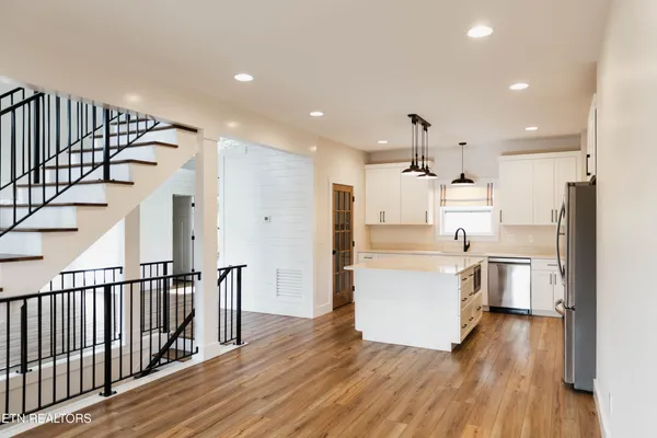 $874,900 | 380 Cherokee Cove, Rutledge, TN 37861