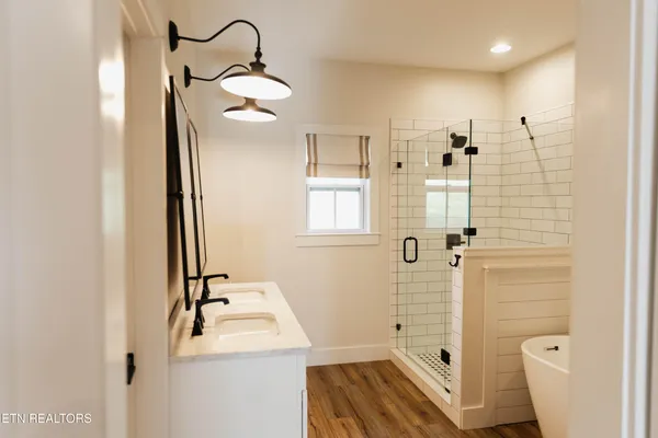 $874,900 | 380 Cherokee Cove, Rutledge, TN 37861