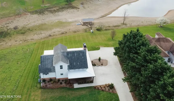 $874,900 | 380 Cherokee Cove, Rutledge, TN 37861