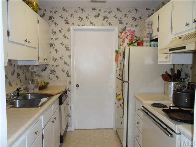 2112 Spring Forest Road, Unit 2112 2100 2102 2104 2132 Raleigh, NC 27615 - Photo 4 of 8 Photo 4