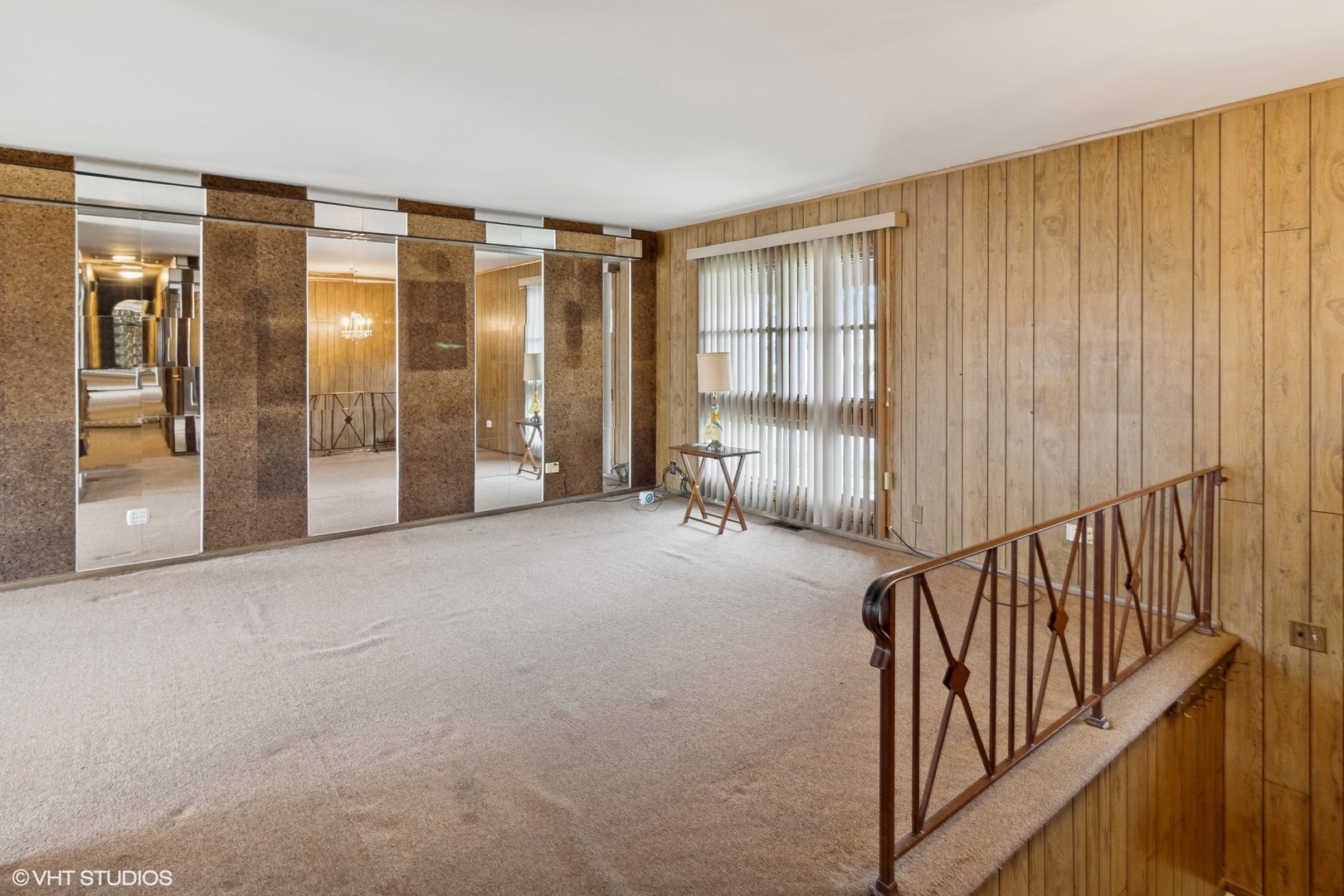 1096 Valley Stream Drive Wheeling, IL 60090 - Photo 3 of 27 a view of an empty room with glass door