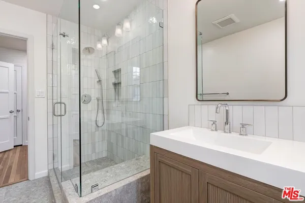 $5,300 | 410 3/4 Shirley Place, Unit 3/4, Beverly Hills, CA 90212