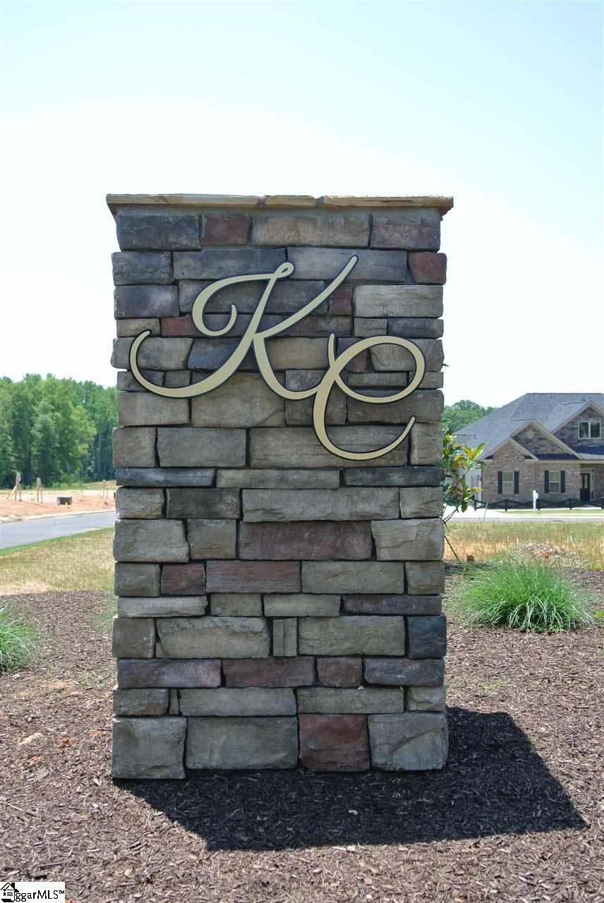 323 Stoneleigh Road Simpsonville, SC 29681 - Photo 3 of 6 Gallery Image 3