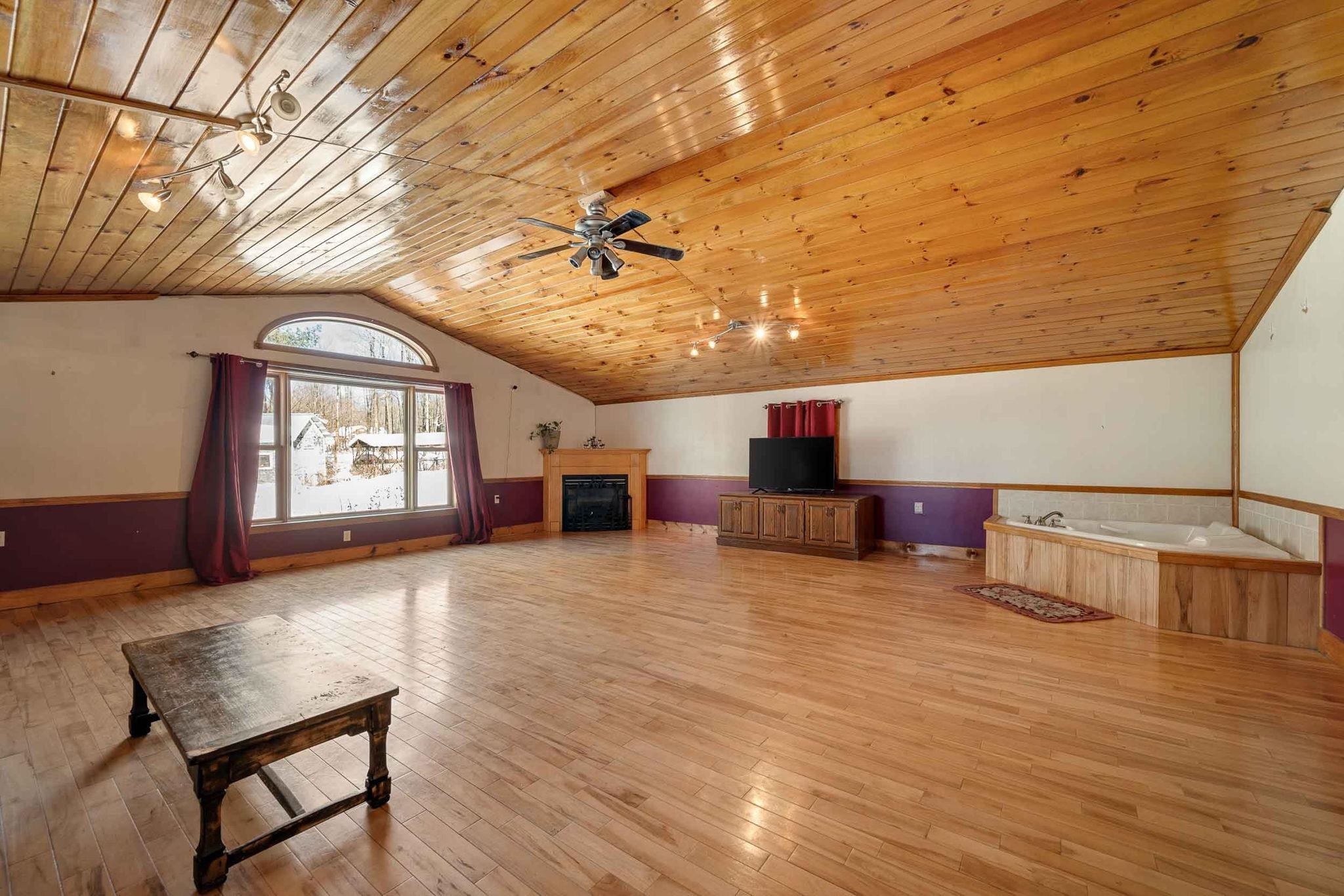 40 Highway 15 Cambridge, VT 05444 - Photo 17 of 56