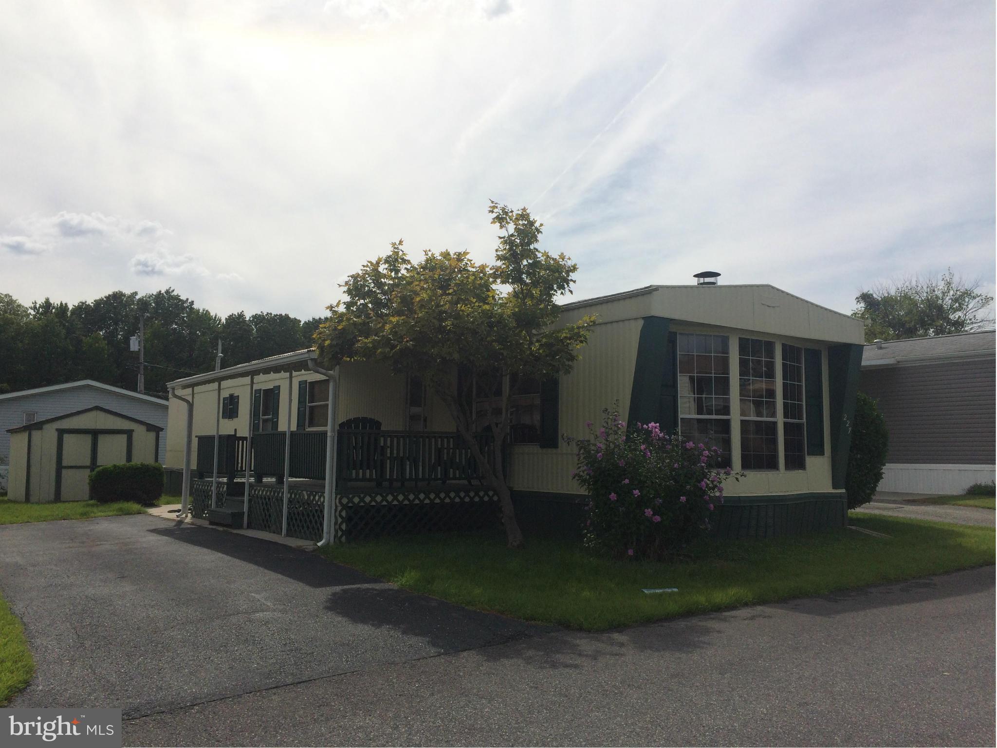 227 Robinwood Road Dundalk, MD 21222 - Photo 1 of 5 Exterior (Front)