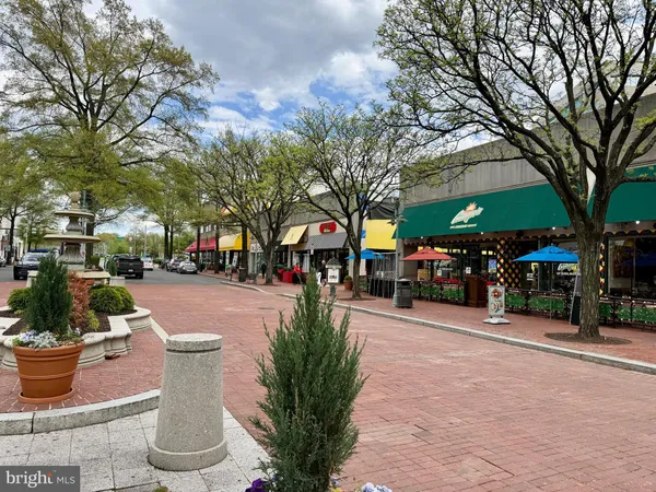 $479,950 | 2720 South Arlington Mill Drive, Unit 109, Arlington, VA 22206