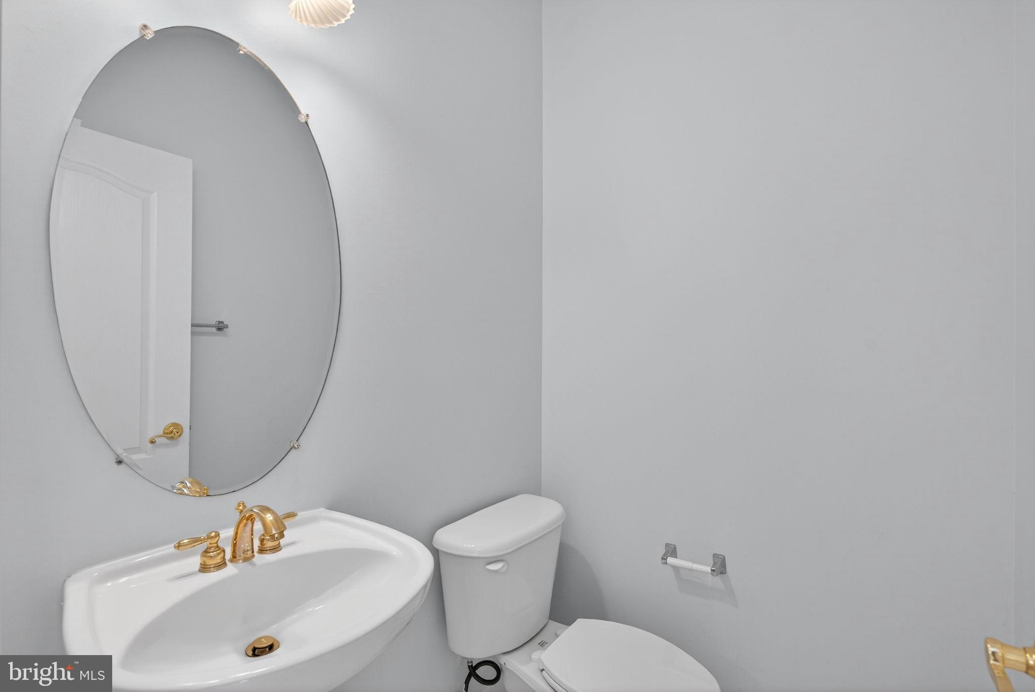 13597 Big Boulder Road Herndon, VA 20171 - Photo 17 of 41 Half Bath