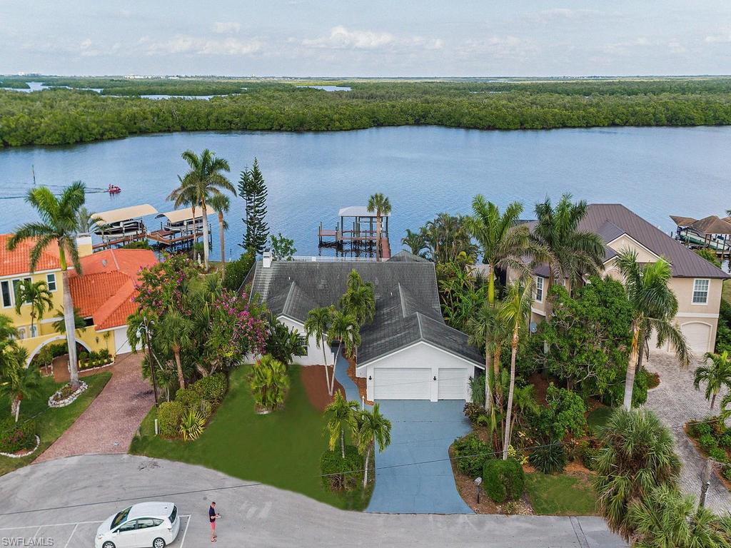 640 Randy Lane Fort Myers Beach, FL 33931 - Photo 3 of 18 Gallery Image 3