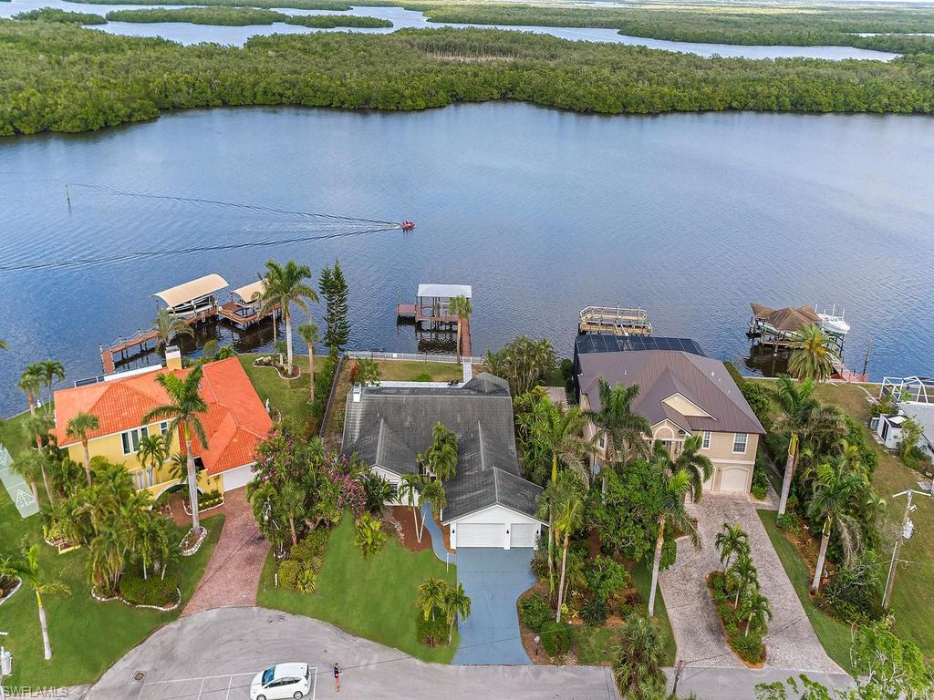 640 Randy Lane Fort Myers Beach, FL 33931 - Photo 4 of 18 Gallery Image 4