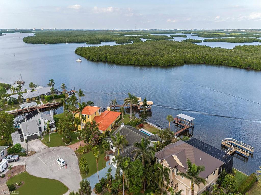 640 Randy Lane Fort Myers Beach, FL 33931 - Photo 5 of 18 Gallery Image 5