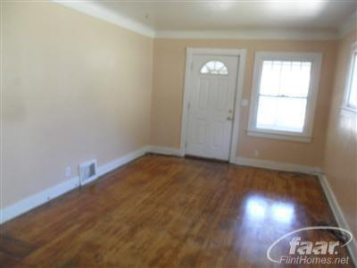 1912 Raskob Street Flint, MI 48504 - Photo 6 of 10 20110933-5.JPG