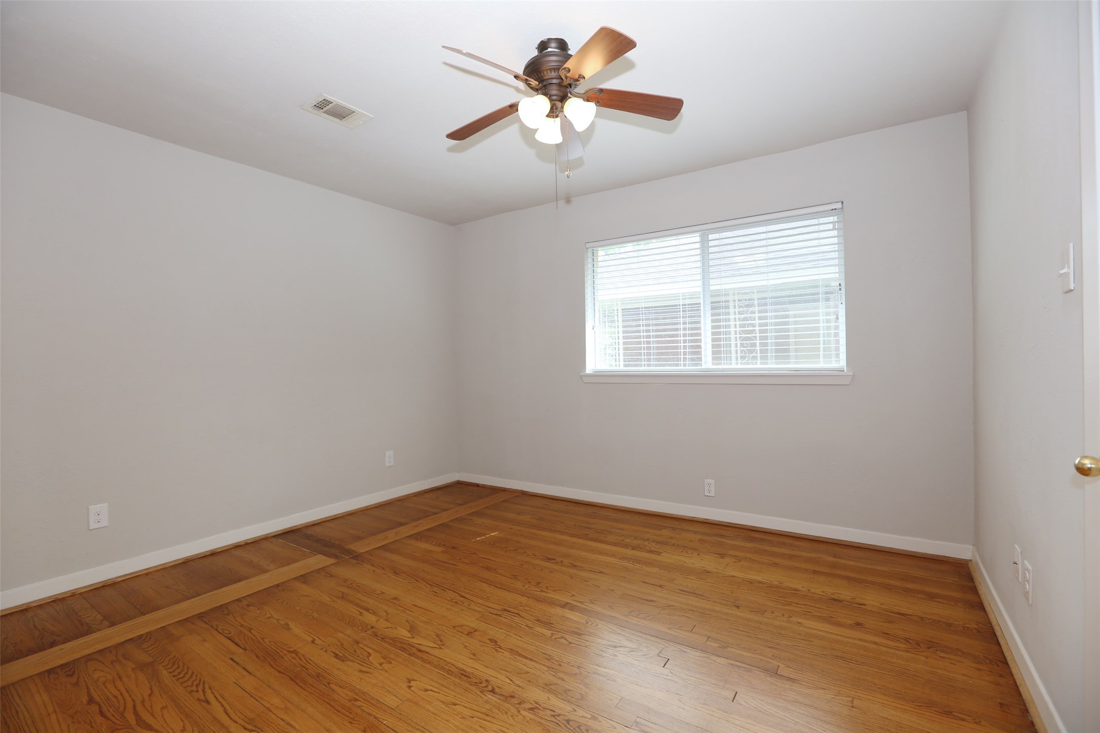 6123 Grape Street Houston, TX 77074 - Photo 12 of 18