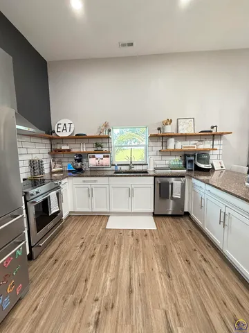 $319,500 | 6226 Northwest Huxman Road, Topeka, KS 66618