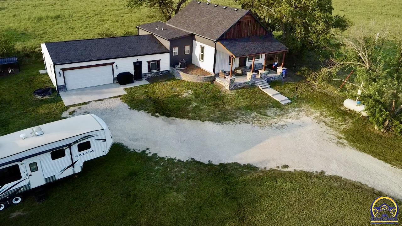 6226 Northwest Huxman Road Topeka, KS 66618 - Photo 2 of 62