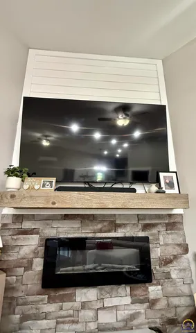 $319,500 | 6226 Northwest Huxman Road, Topeka, KS 66618