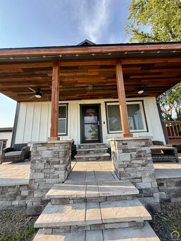 $319,500 | 6226 Northwest Huxman Road, Topeka, KS 66618