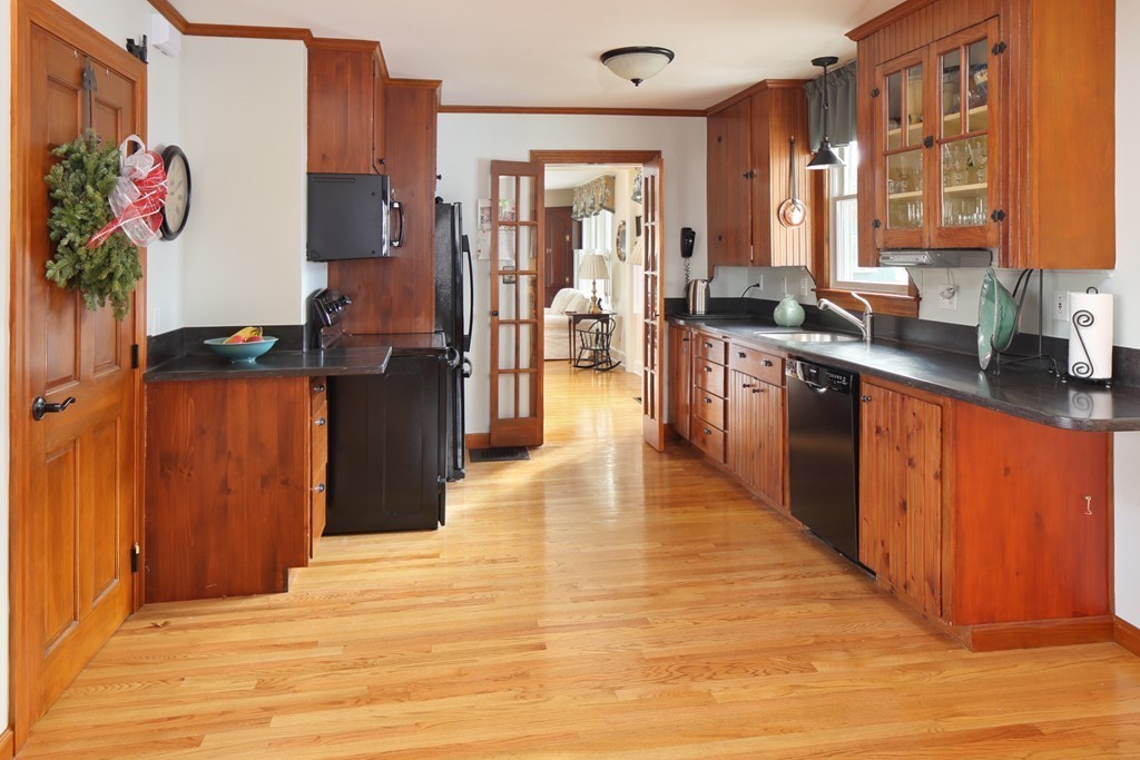 166 Beechwood Road Braintree, MA 02184 - Photo 10 of 24