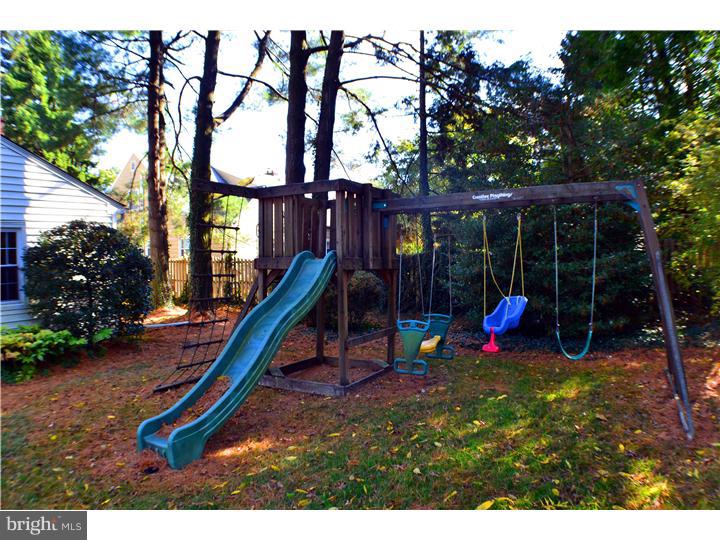9 Farm Road Ewing, NJ 08638 - Photo 22 of 22 Side Yard