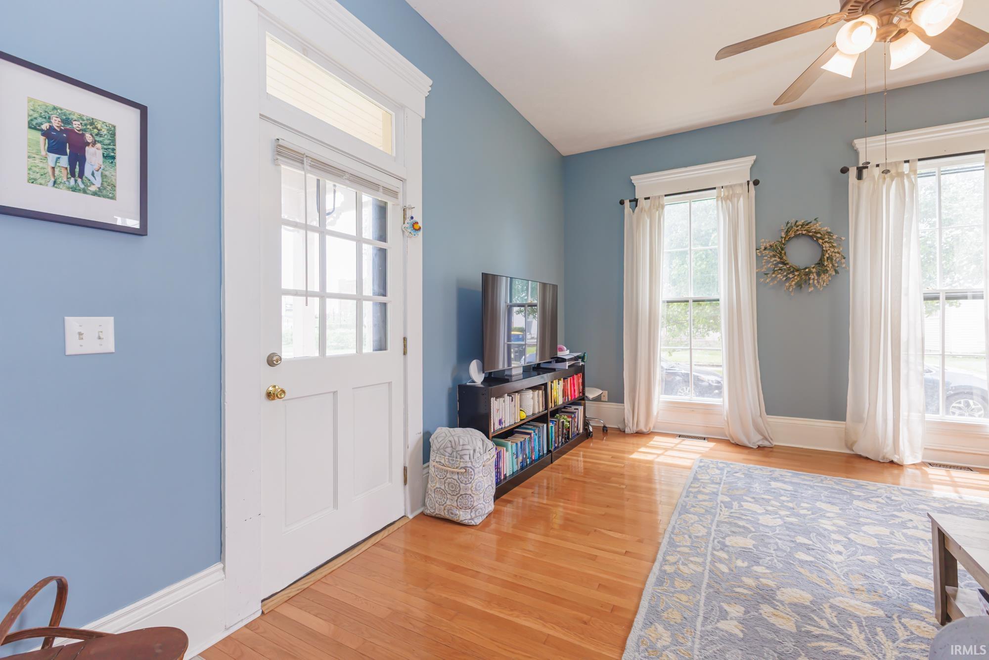 334 East Gilbert Street Muncie, IN 47305 - Photo 5 of 33