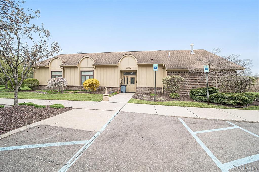 2139 Rochelle Park Drive, Unit 73 Rochester Hills, MI 48309 - Photo 33 of 34