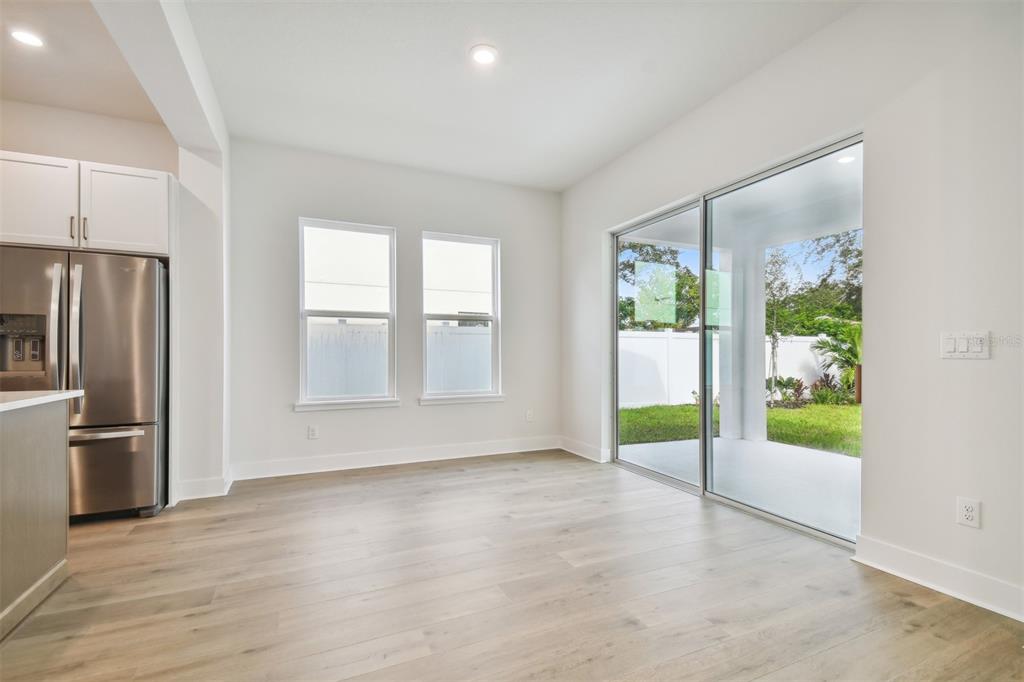 4717 West Laurel Road Tampa, FL 33629 - Photo 16 of 18 a view of an empty room with a window
