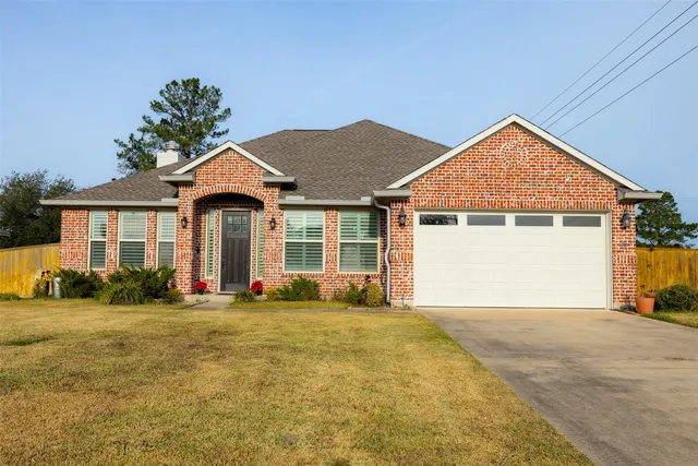 $493,000 | 26 Briarwood Lane, Bellville, TX 77418