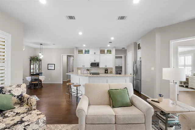 $493,000 | 26 Briarwood Lane, Bellville, TX 77418