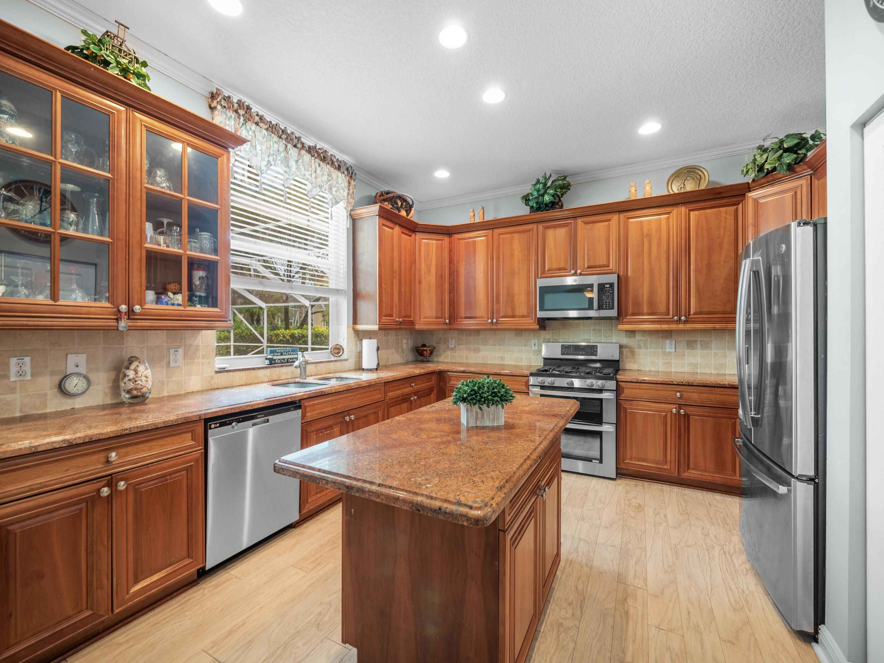 422 Oriole Circle Jupiter, FL 33458 - Photo 15 of 34 422 Oriole Circle