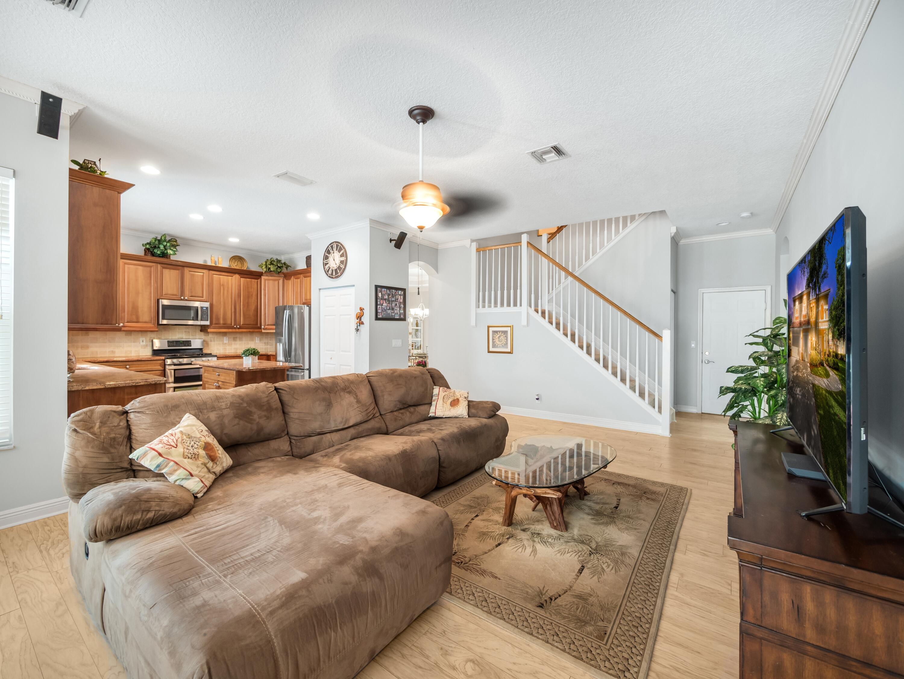 422 Oriole Circle Jupiter, FL 33458 - Photo 19 of 34 422 Oriole Circle