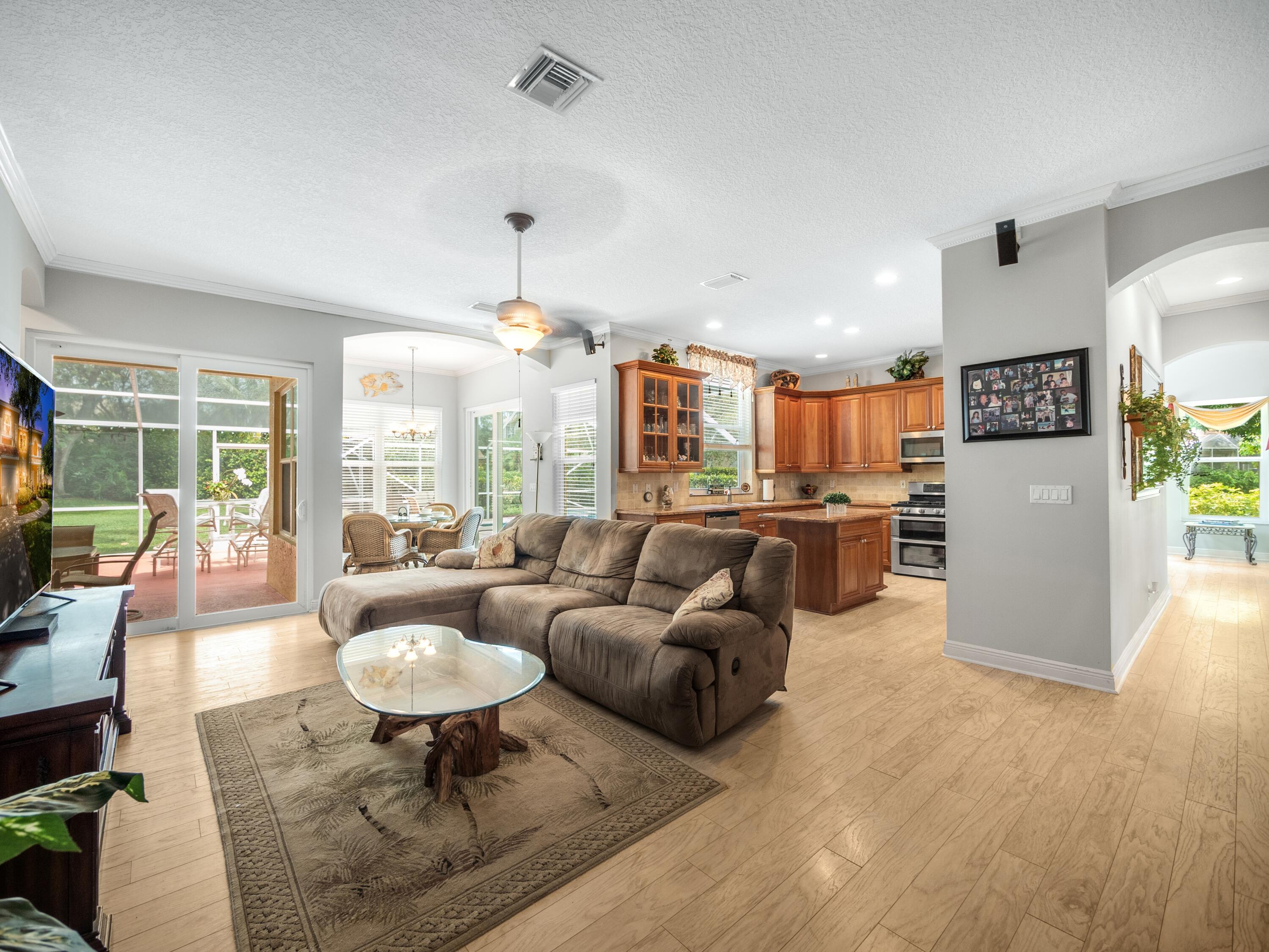 422 Oriole Circle Jupiter, FL 33458 - Photo 20 of 34 422 Oriole Circle