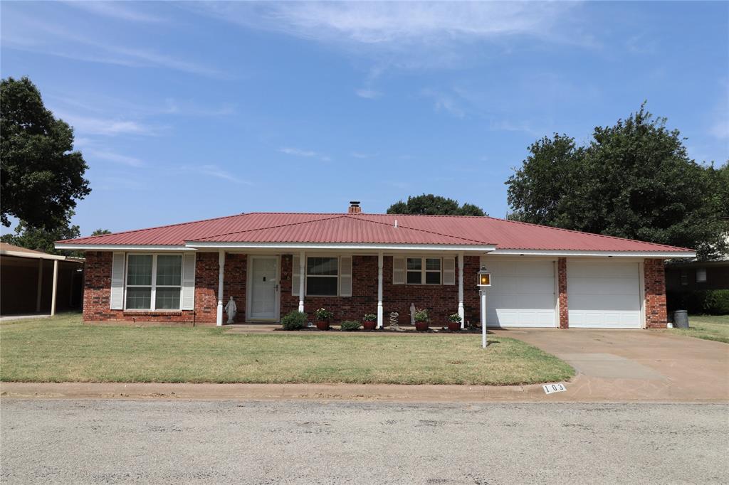 103 Fairway Street North Henrietta, TX 76365 - Photo 1 of 1 front view of a house with a porch