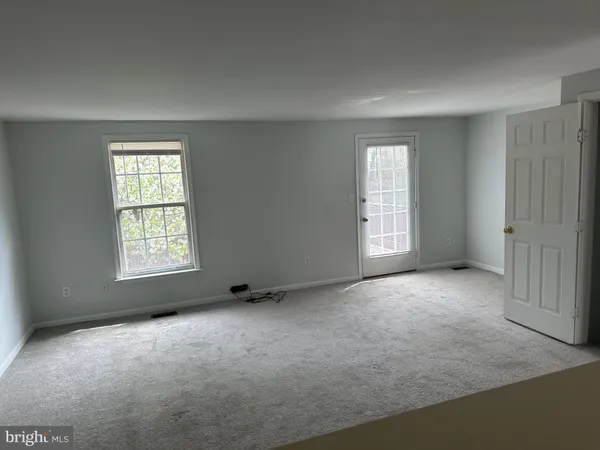 $2,950 | 45422 Gable Square, Sterling, VA 20164