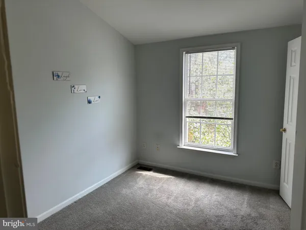 $2,950 | 45422 Gable Square, Sterling, VA 20164