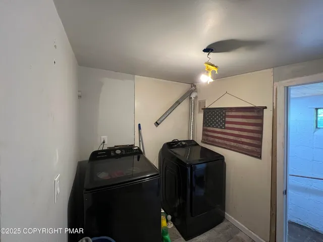 a view of walk in closet