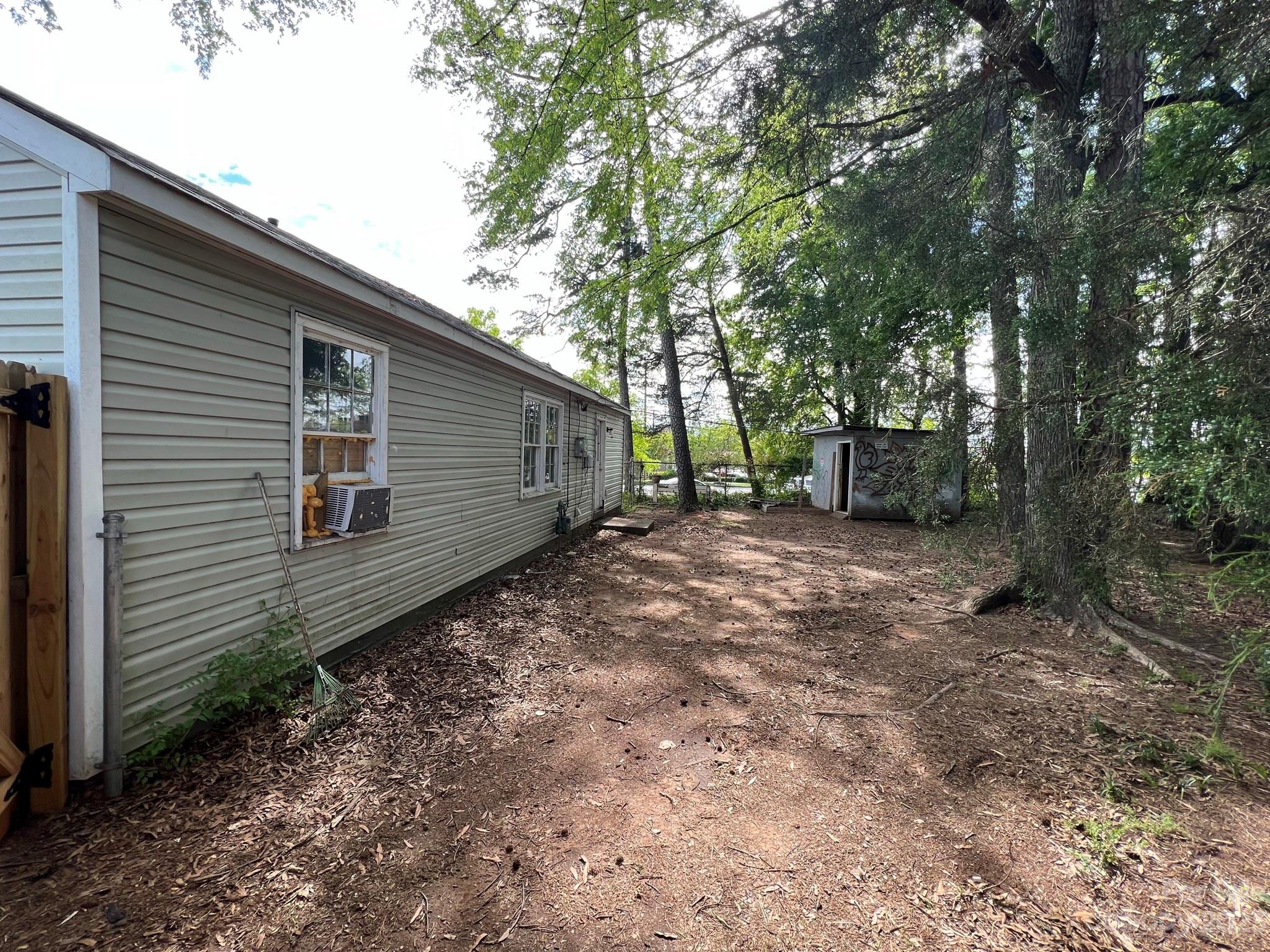 4650 Connecting Road Charlotte, NC 28209 - Photo 3 of 15