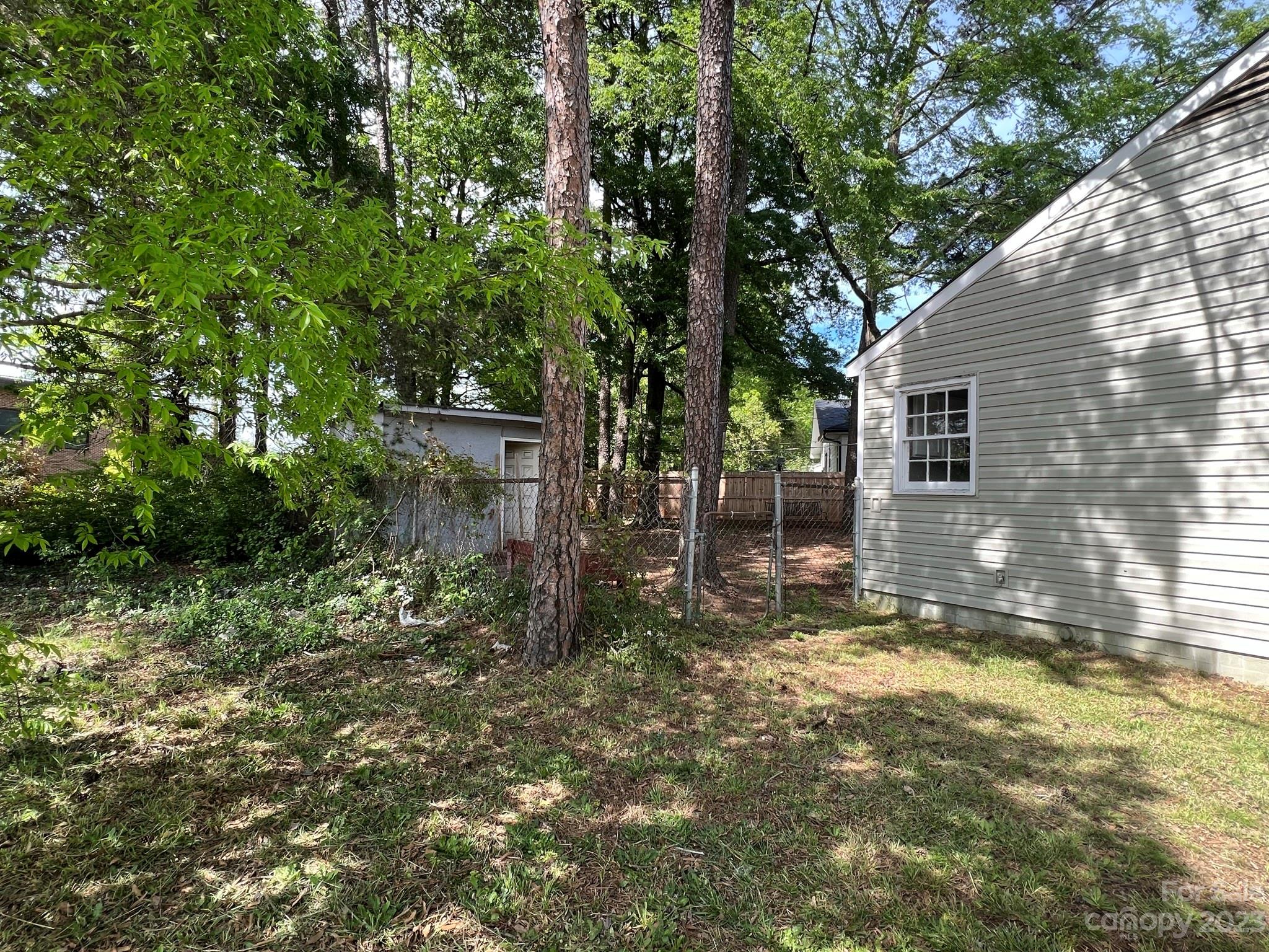 4650 Connecting Road Charlotte, NC 28209 - Photo 4 of 15