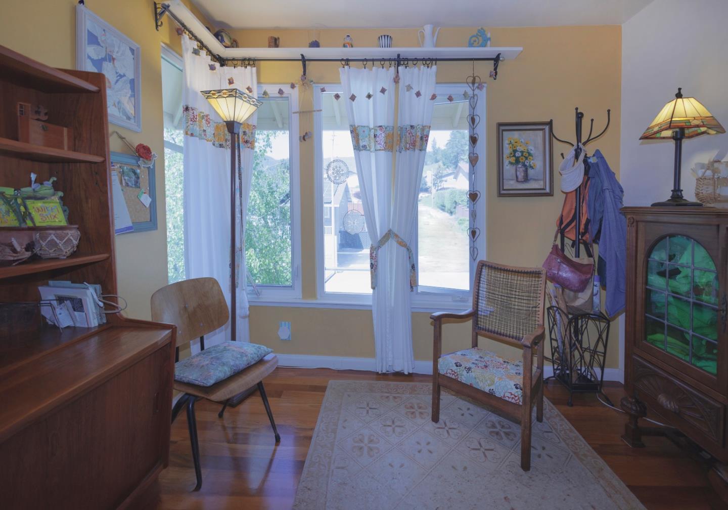 803 Big Bend Drive Pacifica, CA 94044 - Photo 18 of 47 a living room with furniture and a window