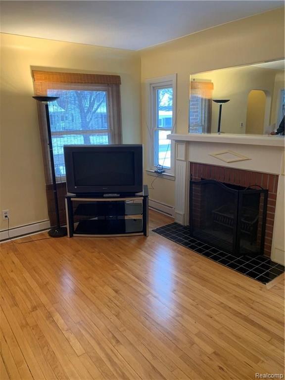 8327 Harding Center Line, MI 48015 - Photo 3 of 38