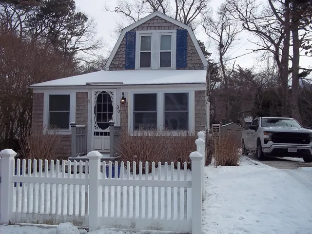 $2,600 | 30 Cape Cod Avenue, Unit 1, Plymouth, MA 02360