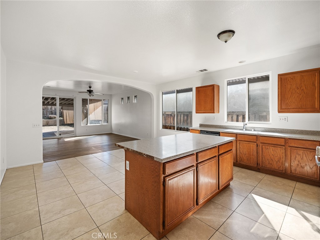 12357 Luna Road Victorville, CA 92392 - Photo 11 of 35