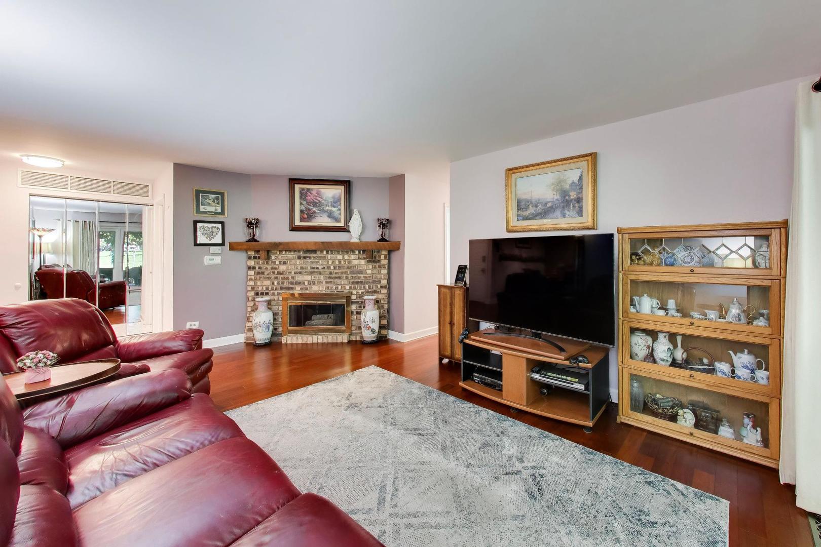 1456 North Elmhurst Road, Unit 101A Mount Prospect, IL 60056 - Photo 8 of 40 Gallery Image 8