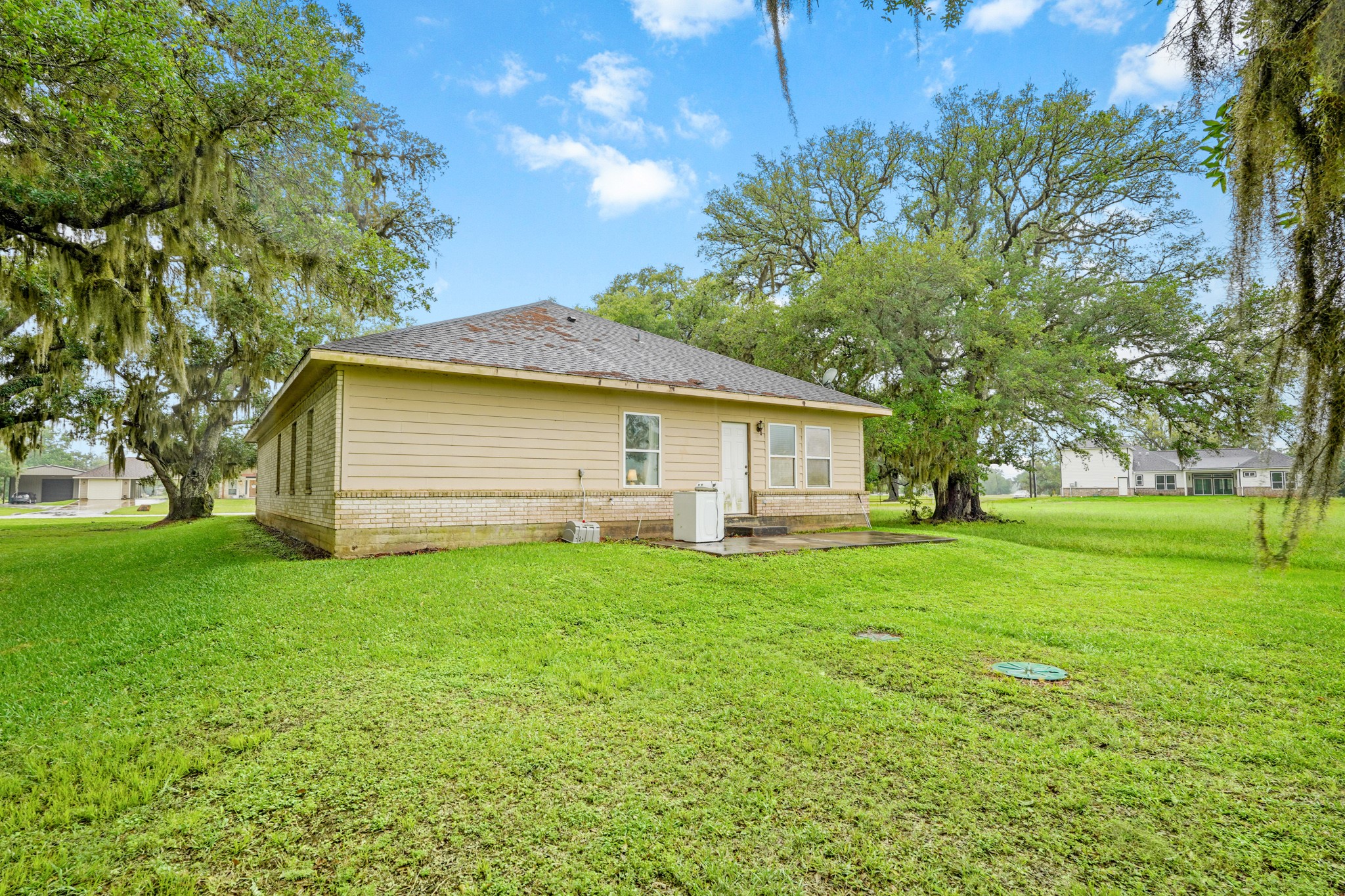 351 Cattle Drive Trail Angleton, TX 77515 - Photo 4 of 27
