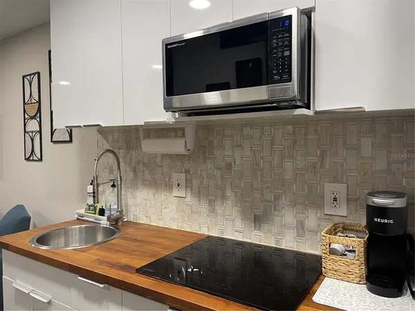 $137,000 | 20921 Haulover Cove Road, Unit 11, Lutz, FL 33558