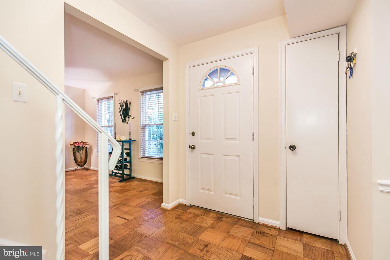 11307 Myrtle Lane Reston, VA 20191 - Photo 10 of 30 Interior (General)