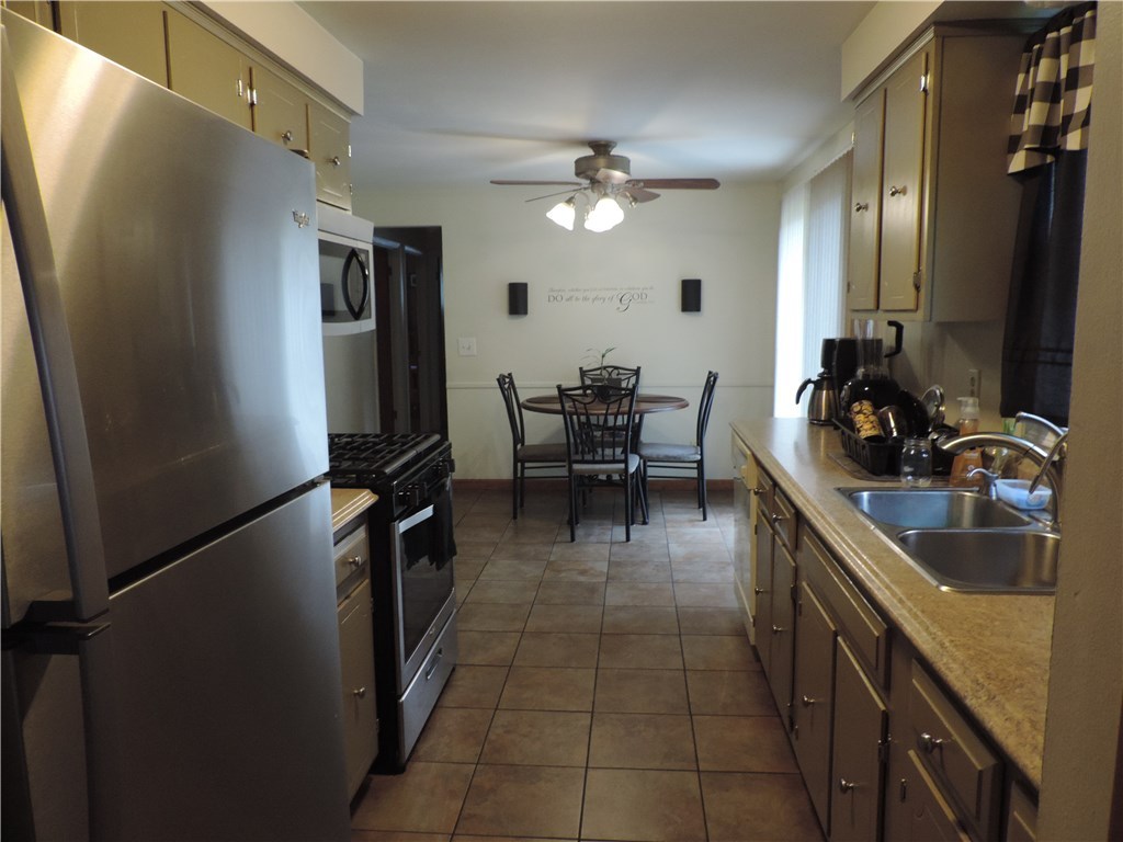 584 Walnut Hill Road Woonsocket, RI 02895 - Photo 4 of 17