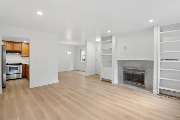 $189,900 | 2280 Hurley Way, Unit 61, Sacramento, CA 95825