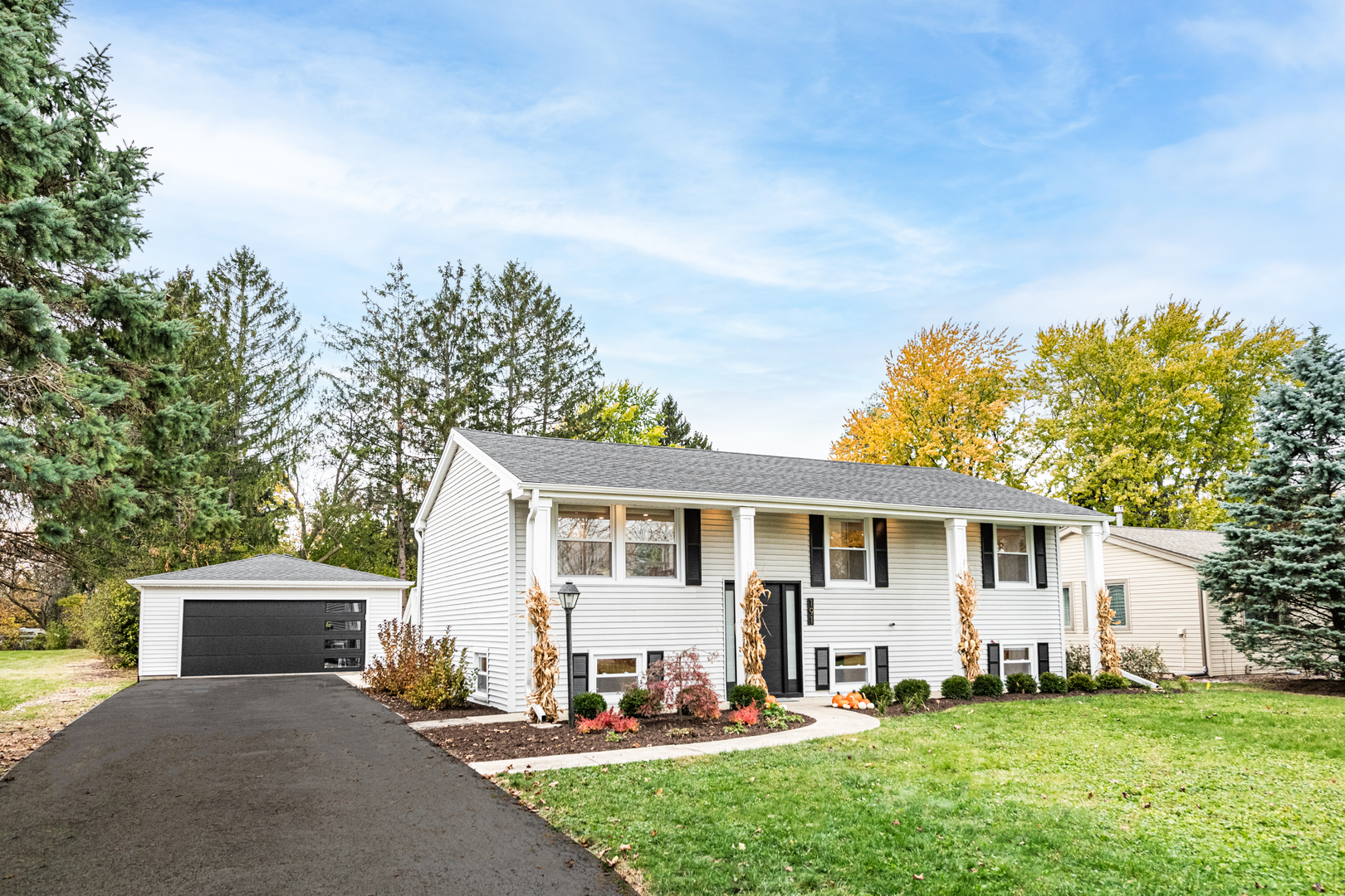 191 North Pleasant Road Lake Zurich, IL 60047 - Photo 2 of 50 Gallery Image 2