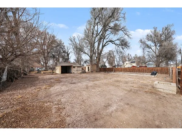 a house view with a outdoor space