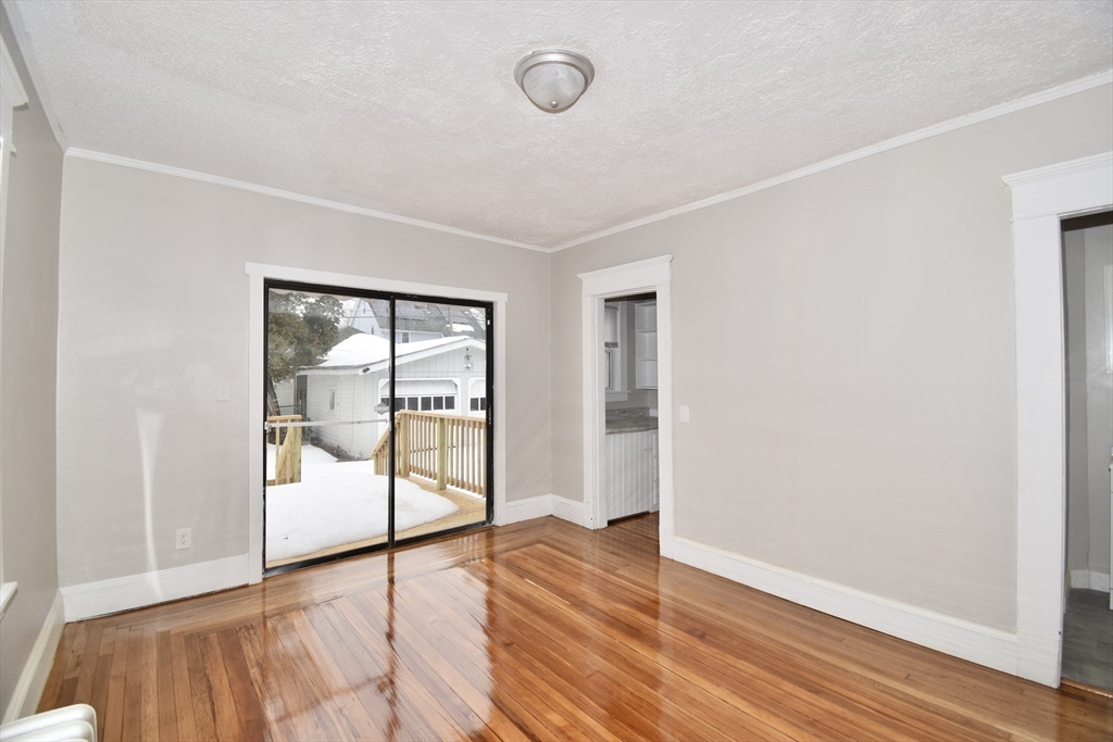34 Castle Street Springfield, MA 01118 - Photo 10 of 39