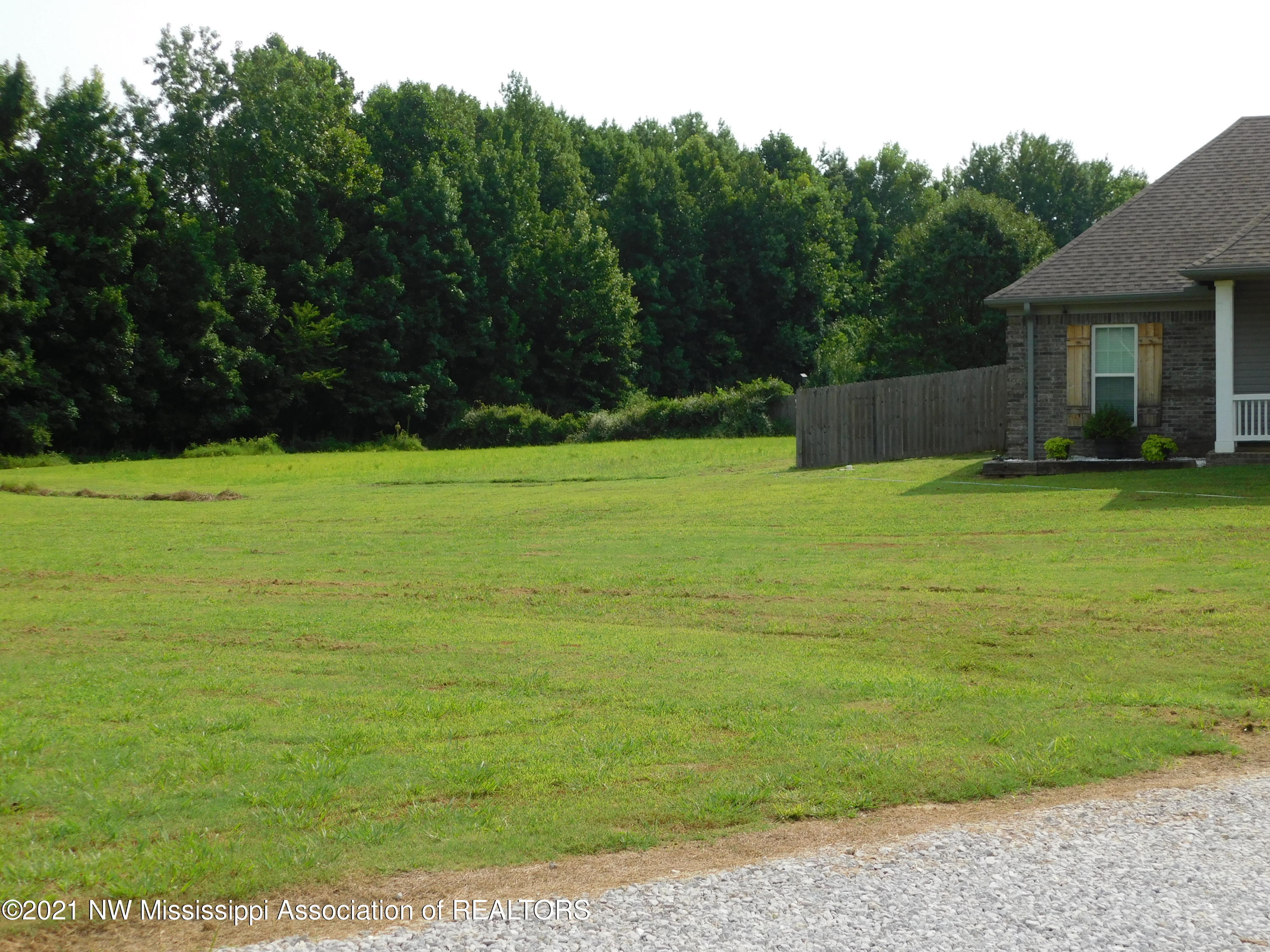 2606 Bluff Road Hernando, MS 38632 - Photo 3 of 27 DSCN0269
